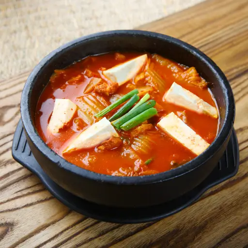 Kimchi Udon Stir-fry with Crispy Tofu